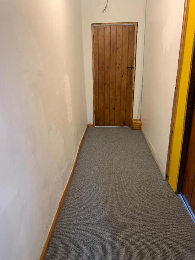 One Lovely Apartmt 1 Double & 2 Camp Beds Apartment Stoke-on-Trent Exterior foto